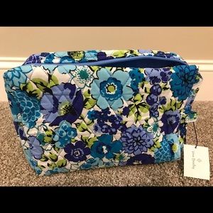 NWT Vera Bradley Large Cosmetic Blueberry Blooms
